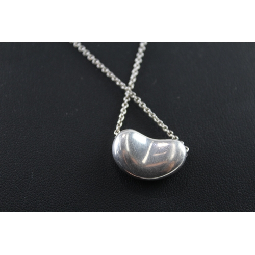 2054 - A Tiffany & Co Elsa Peretti sterling silver bean pendant necklace - approx. gross weight 11g