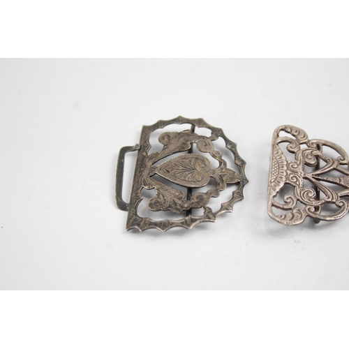 2186 - Three sterling silver belt buckles - approx. gross weight 47g