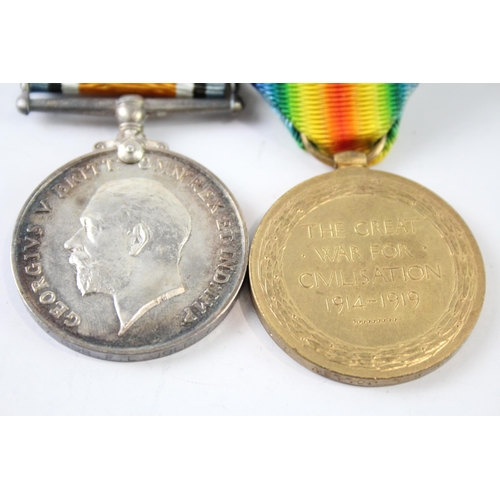 2228 - A WWI British medal pair presented to 208257 Gnr. F.L. Jolley R.A.