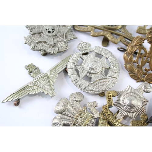 2250 - Ten military cap badges