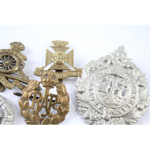 2250 - Ten military cap badges