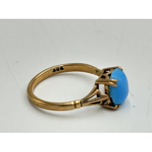 2072 - An antique 9ct gold turquoise solitaire ring, size T - approx. gross weight 3.3g