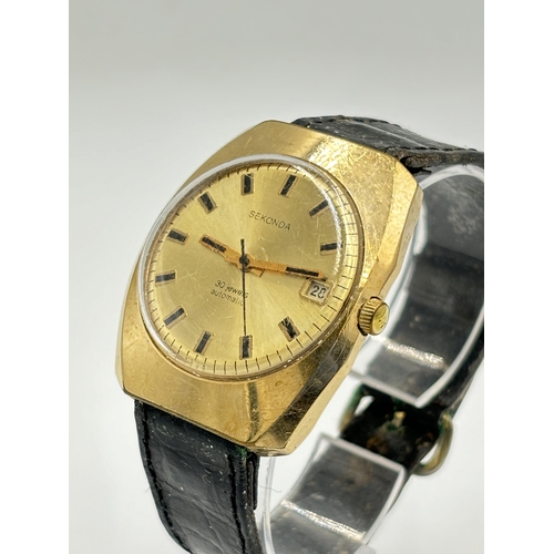 2129 - A 1970s Sekonda 30 jewels automatic gold plated wristwatch