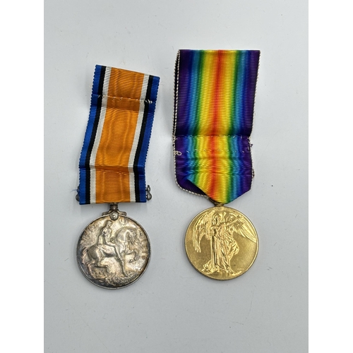 2256 - A WWI medal pair presented to 66613 Gnr. E. J. Evans R.A.