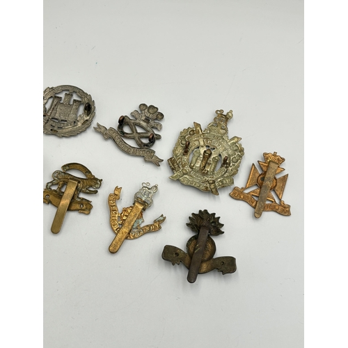 2263 - Ten military cap badges