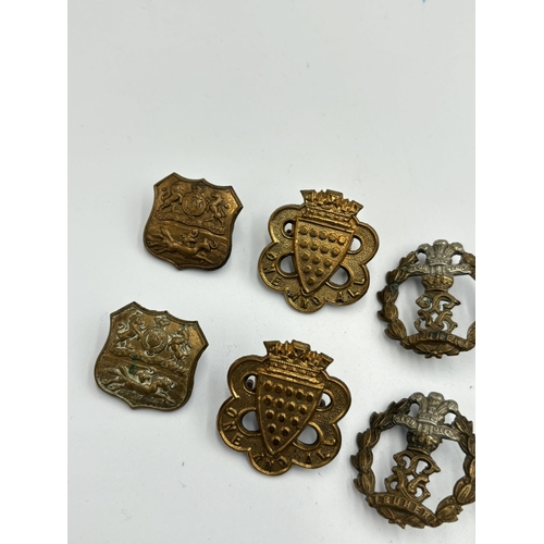 2268 - Ten military collar badges