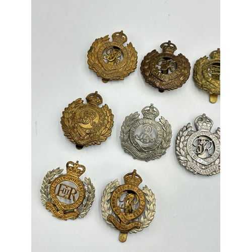 2272 - Ten military cap badges