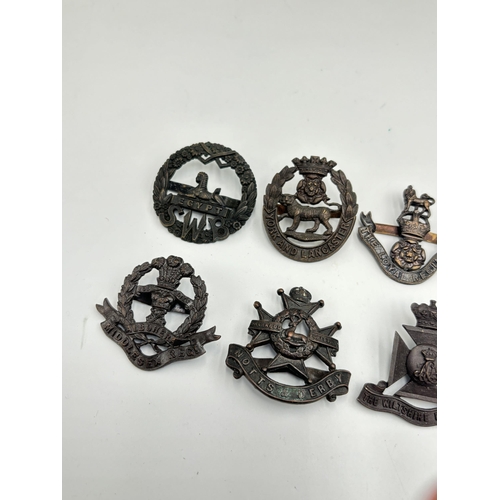 2282 - Ten military cap badges