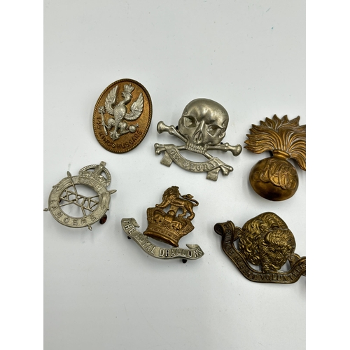 2291 - Ten military cap badges