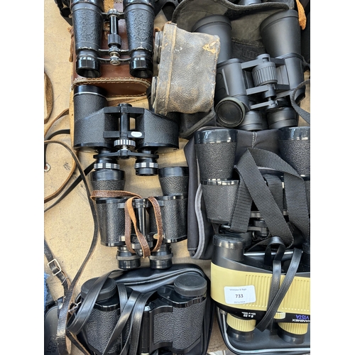 733 - A collection of binoculars