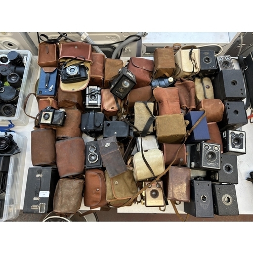 744 - A collection of box and pseudo TLR cameras