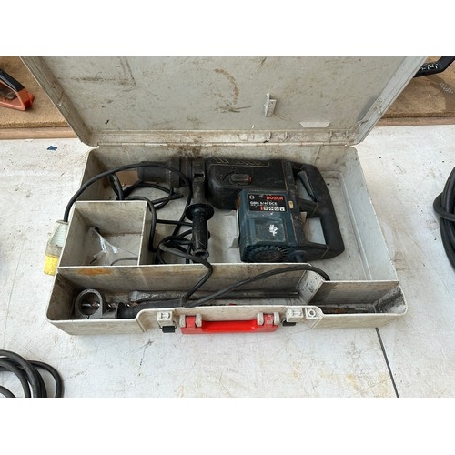 1055 - A Bosch GBH-54/40DCE SDS drill