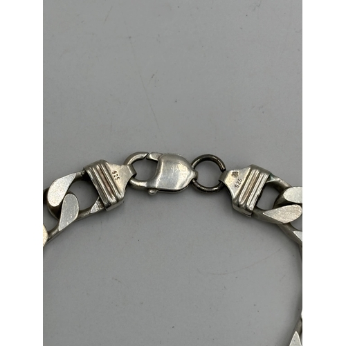 2134F - A chunky silver bracelet - approx. gross weight 46.75g