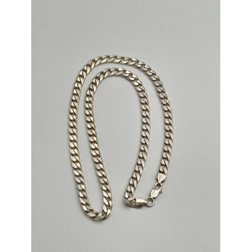 2134J - A silver necklace - approx. gross weight 34g