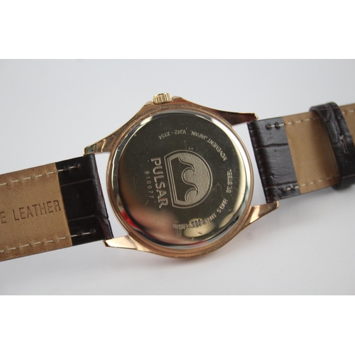 2141 - A Pulsar gold plated quartz men's wristwatch