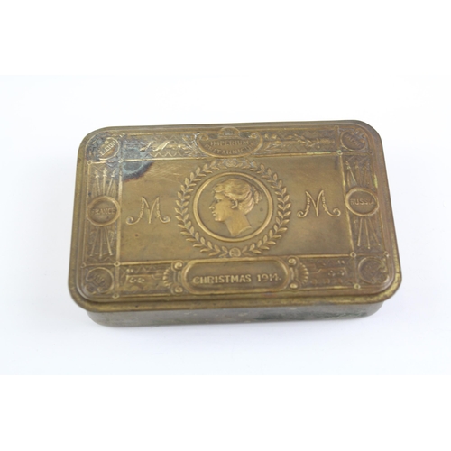 2272 - A WWI 1914 Princess Mary brass Christmas tin with Christmas card and envelope