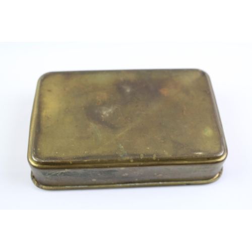 2272 - A WWI 1914 Princess Mary brass Christmas tin with Christmas card and envelope