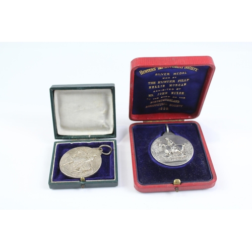 2273 - Two boxed sterling silver horse medals to include Shire Horse Society etc. - approx. gross weight 95... 