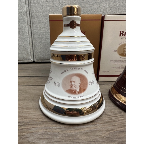 606A - Three boxed 70cl Wade Christmas decanters of Bell's Extra Special Old blended Scotch whisky, 1999, 2... 