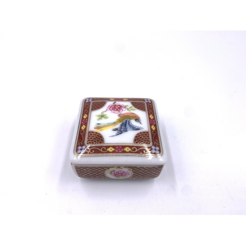 366 - Seven Del Prado hand finished fine porcelain pill boxes