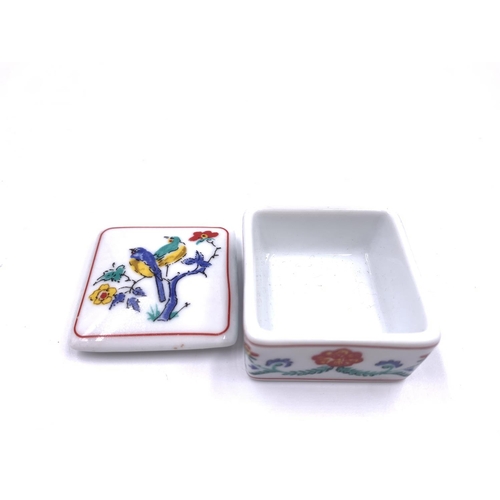 366 - Seven Del Prado hand finished fine porcelain pill boxes