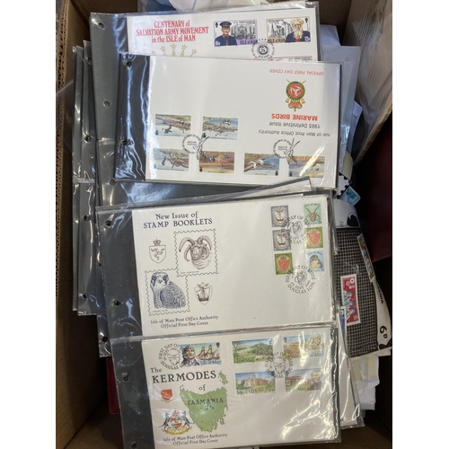 520 - A box containing a large collection of worldwide stamps and first day covers