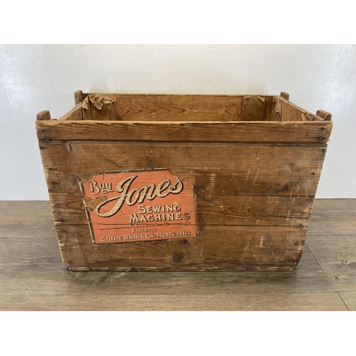 565 - An early/mid 20th century pine Jones Sewing Machines advertising crate - approx. 37cm high x 57cm wi... 