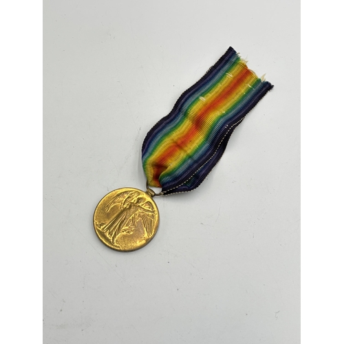 2291 - A WWI British Victory medal presented to 52673 Gnr. F. Vitta R.A.