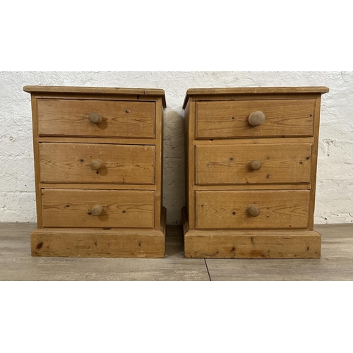 183 - A pair of pine bedside chests of drawers - approx. 59cm high x 46cm wide x 40cm deep