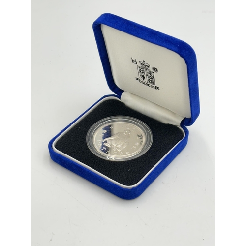 2327 - A boxed 1992 Macau 100 patacas Year of the Monkey .925 silver proof commemorative coin - approx. gro... 