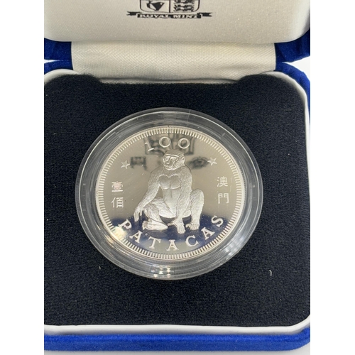 2327 - A boxed 1992 Macau 100 patacas Year of the Monkey .925 silver proof commemorative coin - approx. gro... 