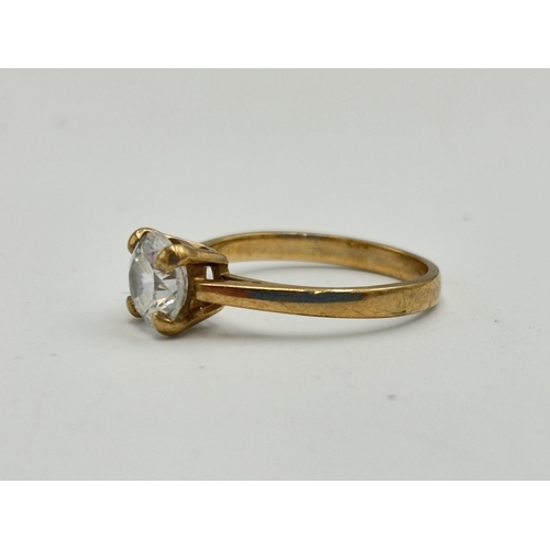 2130 - A 9ct gold clear gemstone solitaire ring - approx. gross weight 2.4g