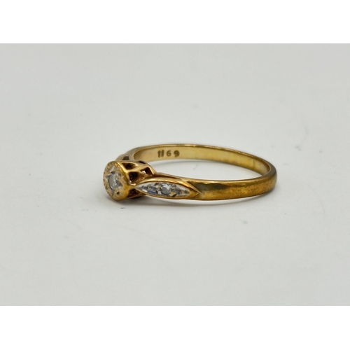 2133 - A 9ct gold diamond ring - approx. gross weight 1.4g