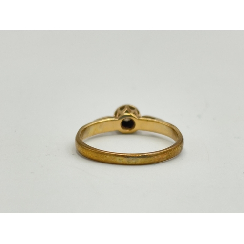 2133 - A 9ct gold diamond ring - approx. gross weight 1.4g