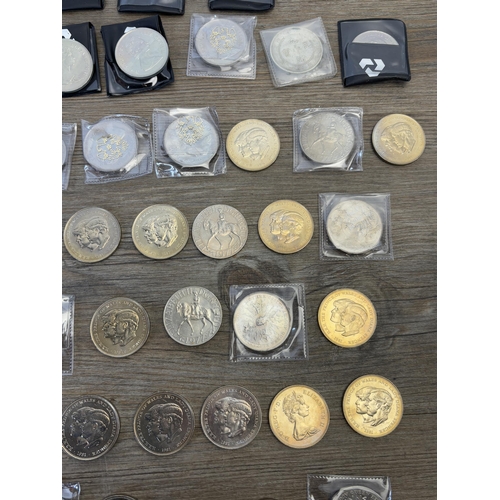 2368 - A collection of British commemorative coins