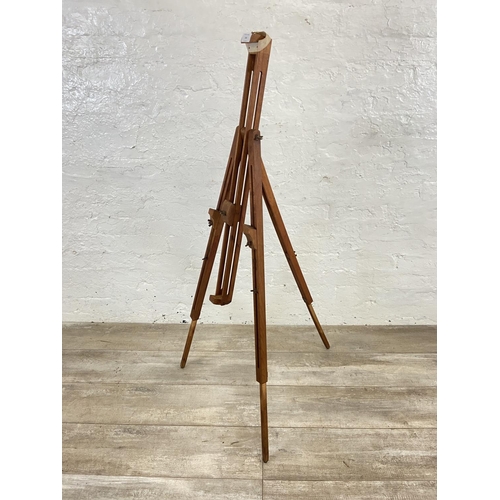 566 - A Winsor & Newton Ltd. of London beech artist's easel