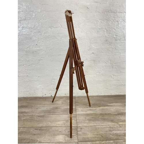 566 - A Winsor & Newton Ltd. of London beech artist's easel