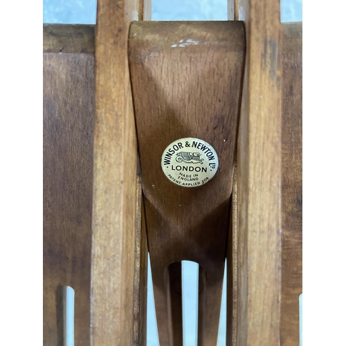 566 - A Winsor & Newton Ltd. of London beech artist's easel