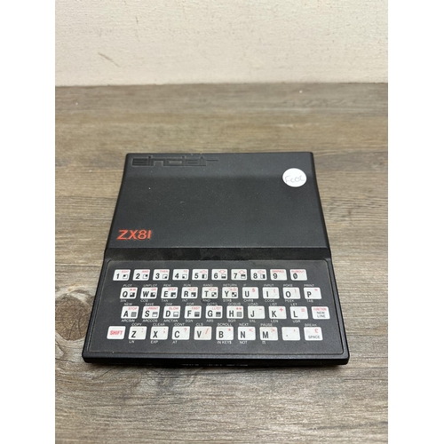 586 - A Sinclair ZX81 personal computer