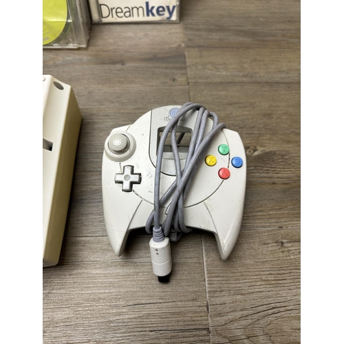 589 - A SEGA Dreamcast with accessories and games