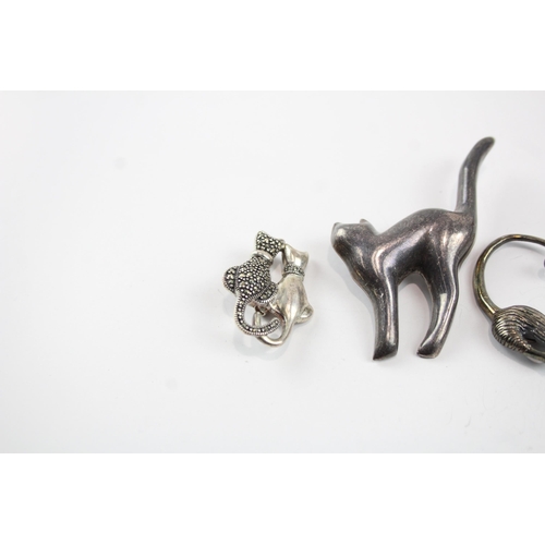 2081 - Five sterling silver animal brooches to include amethyst, marcasite etc. - approx. gross weight 37g