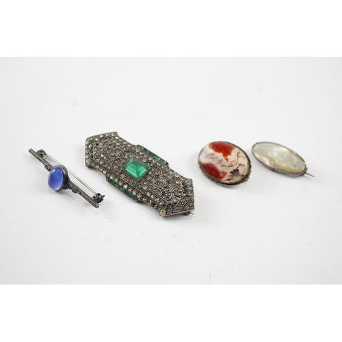 2084 - Four antique silver brooches to include paste, gemstone, pearl etc. - approx. gross weight 29g