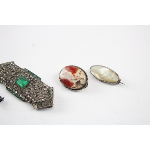 2084 - Four antique silver brooches to include paste, gemstone, pearl etc. - approx. gross weight 29g