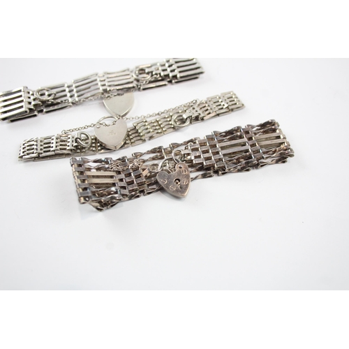 2089 - Three sterling silver gate bracelets with heart padlock clasps - approx. gross weight 52g