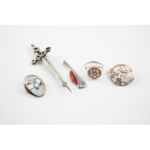 2094 - Five items of sterling silver jewellery to include Malcolm Gray, Caithness etc. - approx. gross weig... 