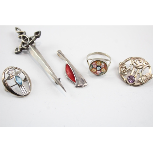 2094 - Five items of sterling silver jewellery to include Malcolm Gray, Caithness etc. - approx. gross weig... 