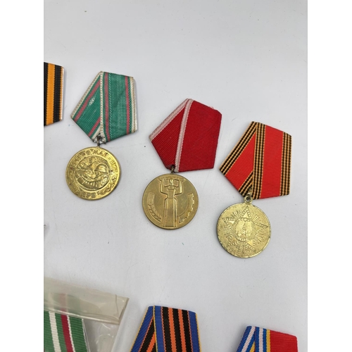 2512 - Ten USSR medals