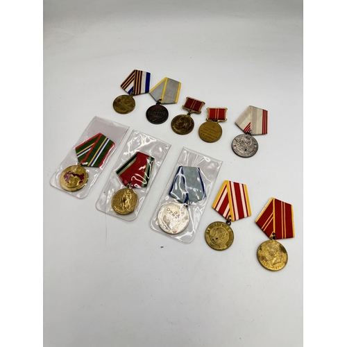 2515 - Ten USSR medals