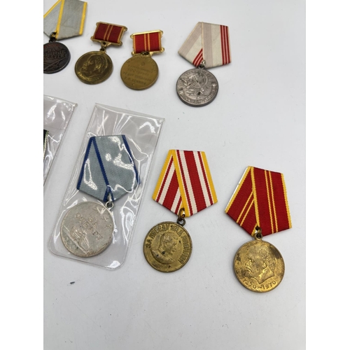 2515 - Ten USSR medals