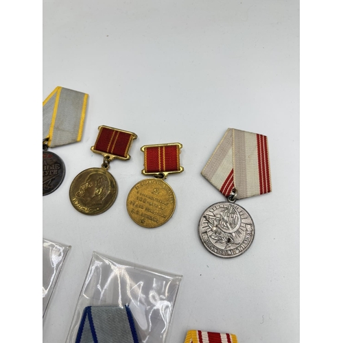 2515 - Ten USSR medals